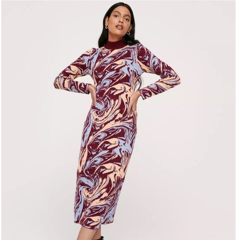 Elegant Swirl Patterned Dress
